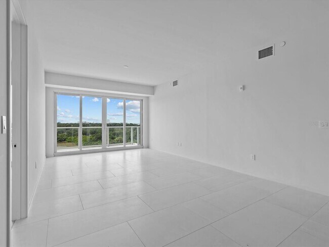 Building Photo - 1020 Sunset Point Rd