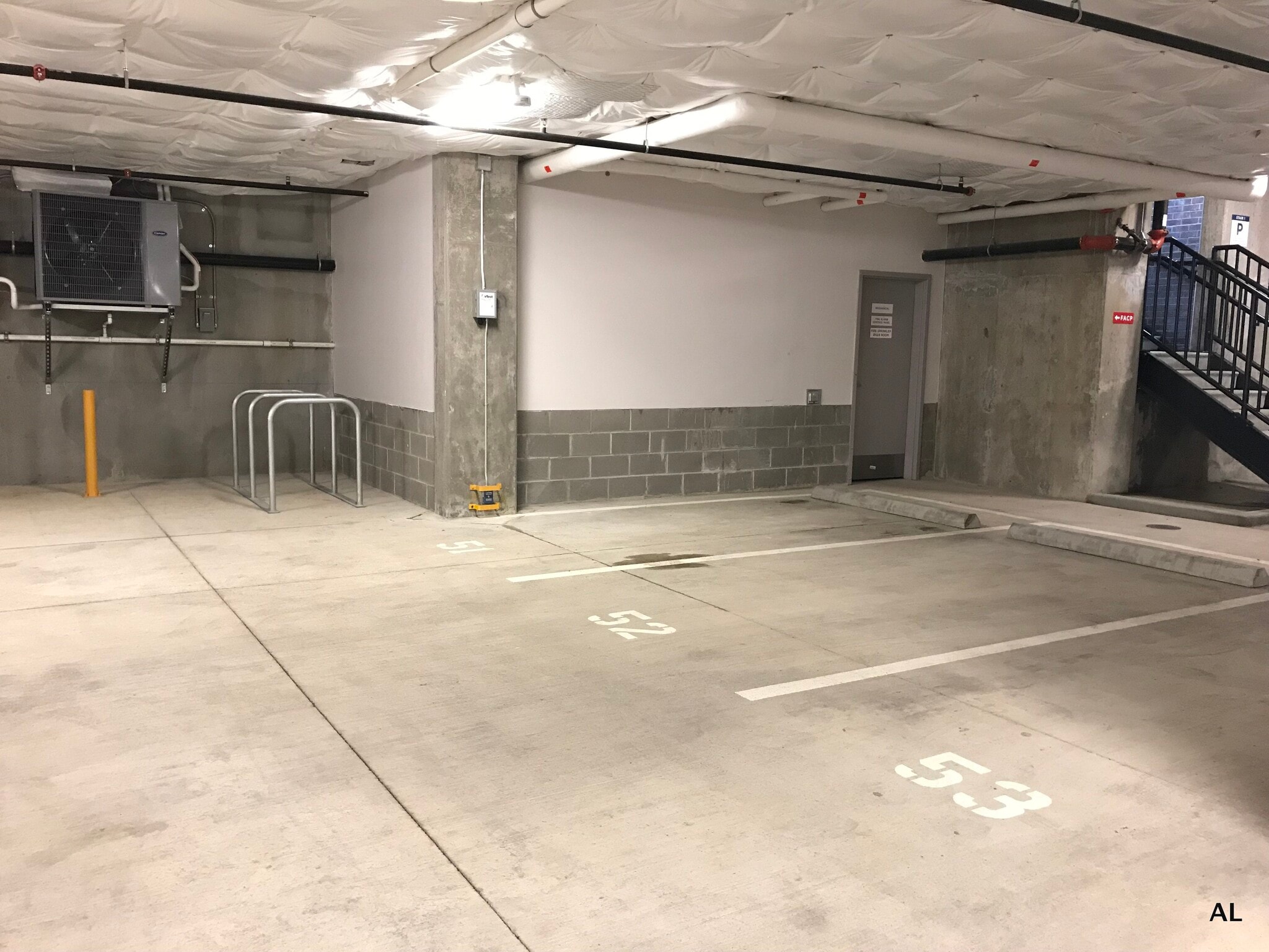 Parking 52 - 3300 NE 65th St