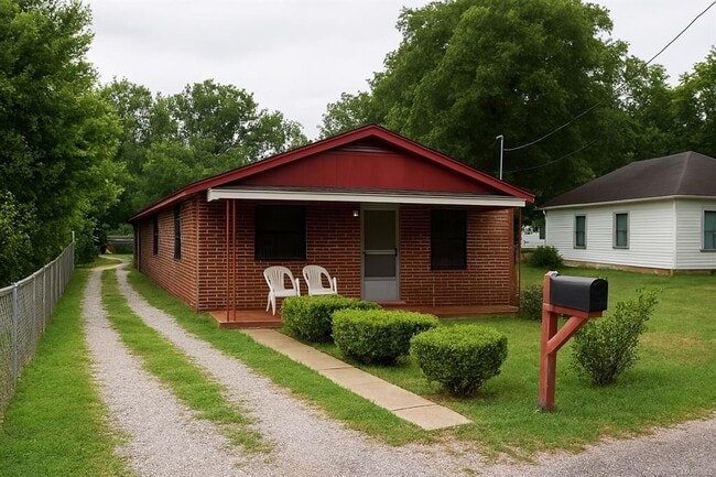 Primary Photo - 12 Pine St