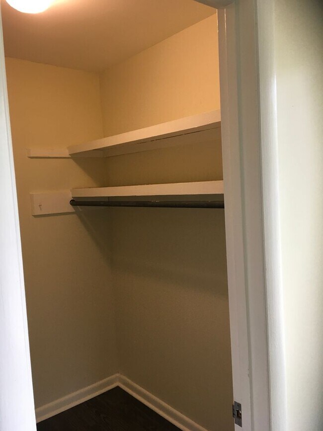 Building Photo - Location, Location, Location! 2-Bedroom Condo Near Vanderbilt