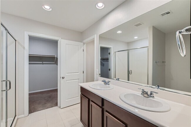Building Photo - Gorgeous 2019 Build Home with Beautifully Landscaped Backyard! (COMING SOON)