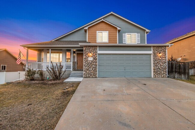 Primary Photo - Fully Renovated Single Family Home! Severa...
