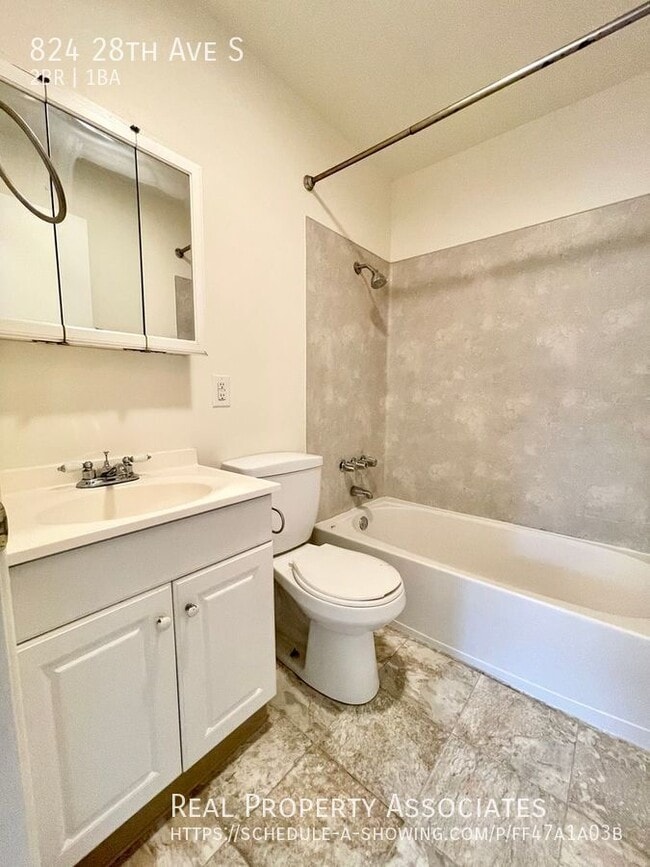 Building Photo - 824 28th Ave S