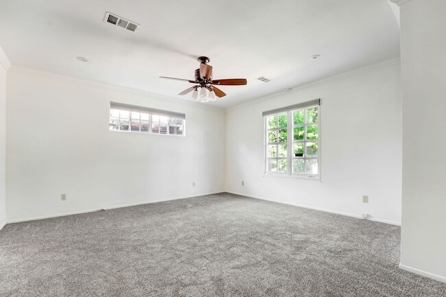 Building Photo - Altadena Home For Lease