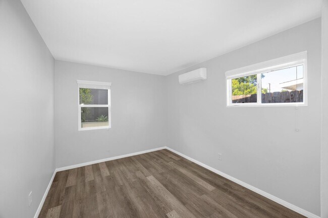 Building Photo - 1603 Vuelta Grande Ave