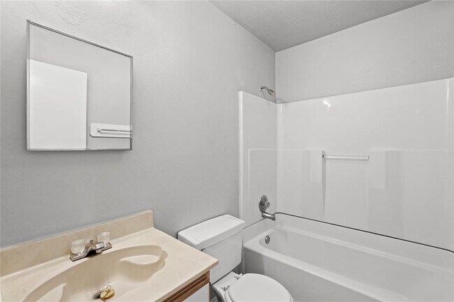 Building Photo - 993 Shelton Ln