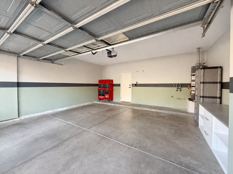 Building Photo - 7629 Valley Green Dr