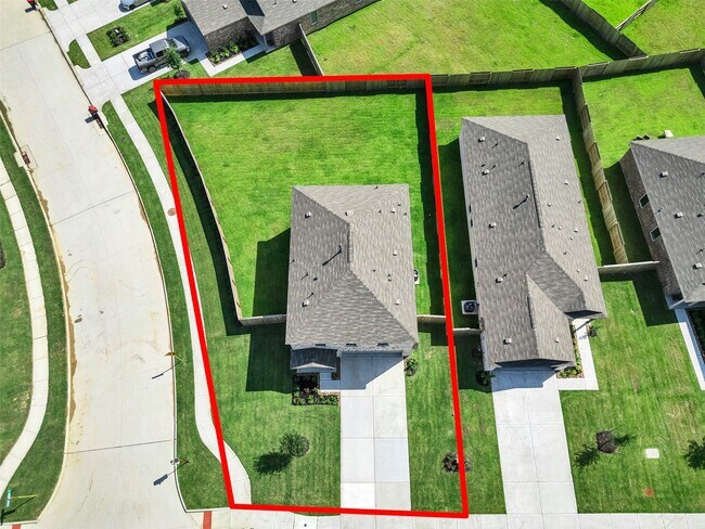 Building Photo - 921 Capracotta Dr