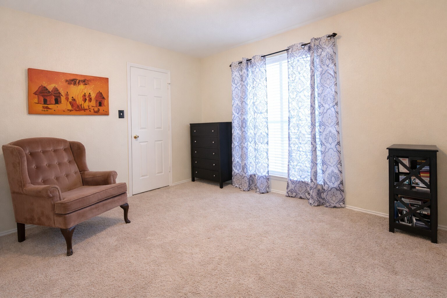 Guest Bed #1 - 1639 Churchill Ln