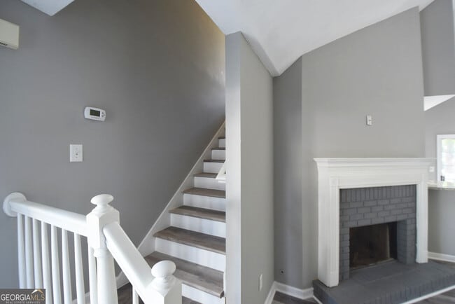 Building Photo - 700 S Fairfield Dr