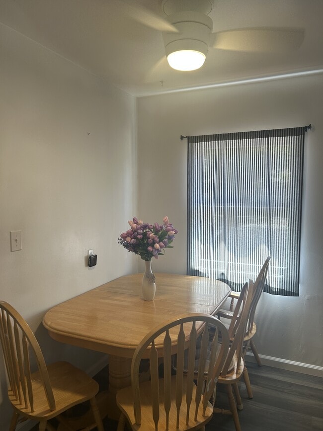 Building Photo - 1301 Higbee Dr
