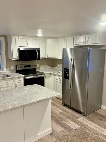 Building Photo - 401 W Douglas Ave