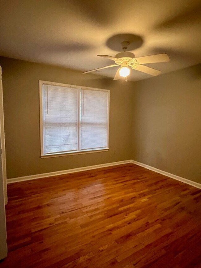 Building Photo - Swannanoa Rental! 6 or 12 month lease options!