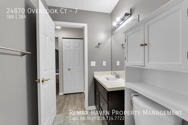 Building Photo - 24870 Overlook Ct