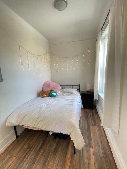 Building Photo - 591 Beacon St