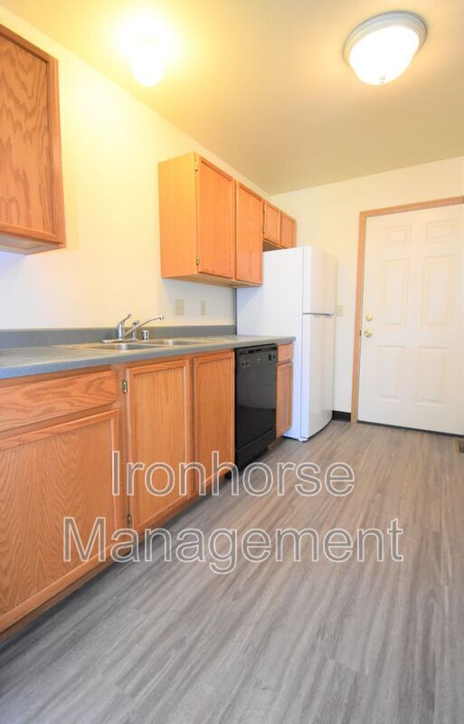 Building Photo - 2411 Wheeler Dr
