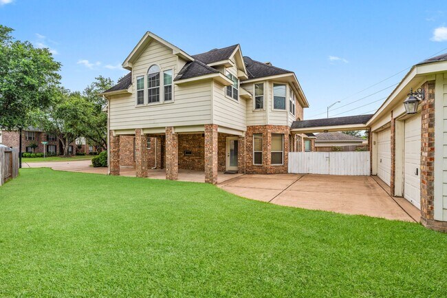 Building Photo - 13202 Brushy Knoll Ln