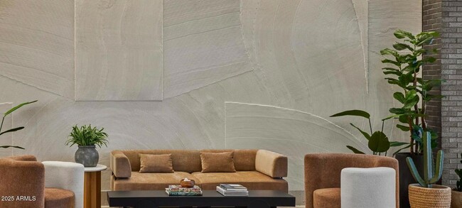 Building Photo - 817 N 6th St