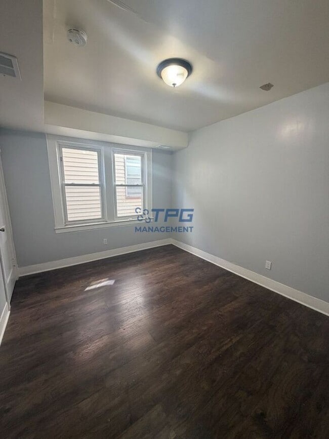 Building Photo - 134 Dewey St