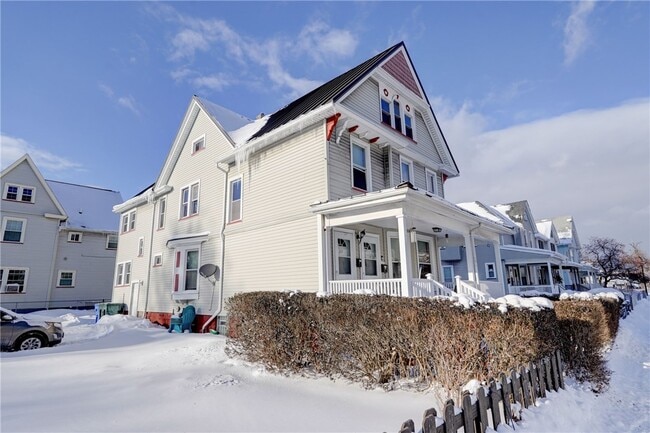 Building Photo - 183 Union St N