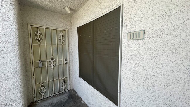 Building Photo - 7100 W Pirates Cove Rd