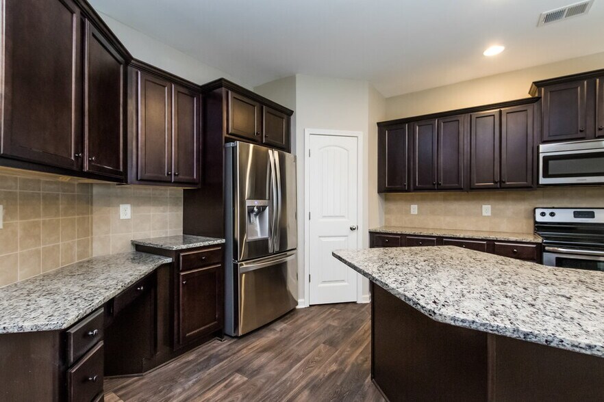 Building Photo - 119 Cessna Dr