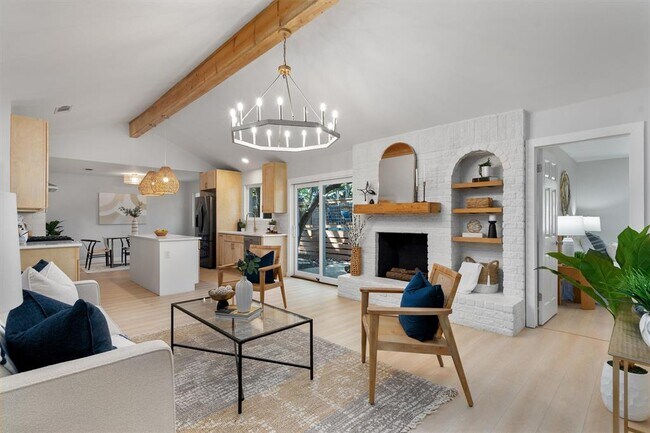 Building Photo - 902 Acorn Oaks Dr