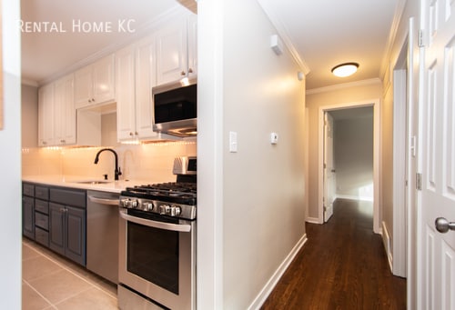 Building Photo - 6516 W 78th St