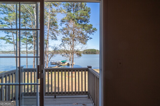 Building Photo - 384 Arrowhead Trail NE