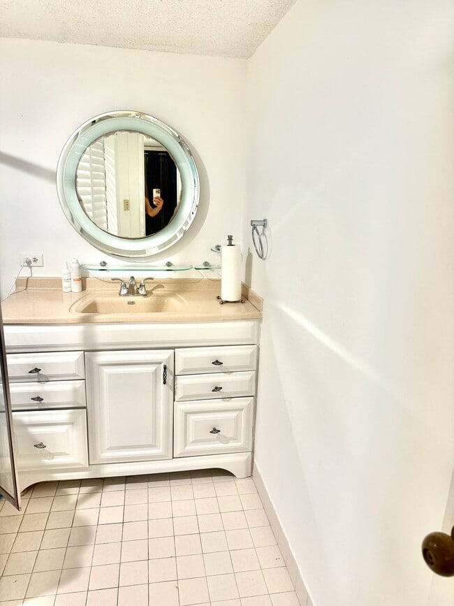 Building Photo - 290 174th St