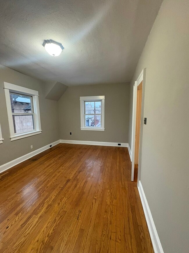 Building Photo - 509 Monroe Ave