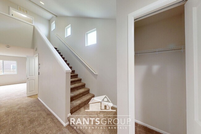 Building Photo - Spacious 4-Bedroom, 2.5-Bath Home with Open Layout in Lacey!