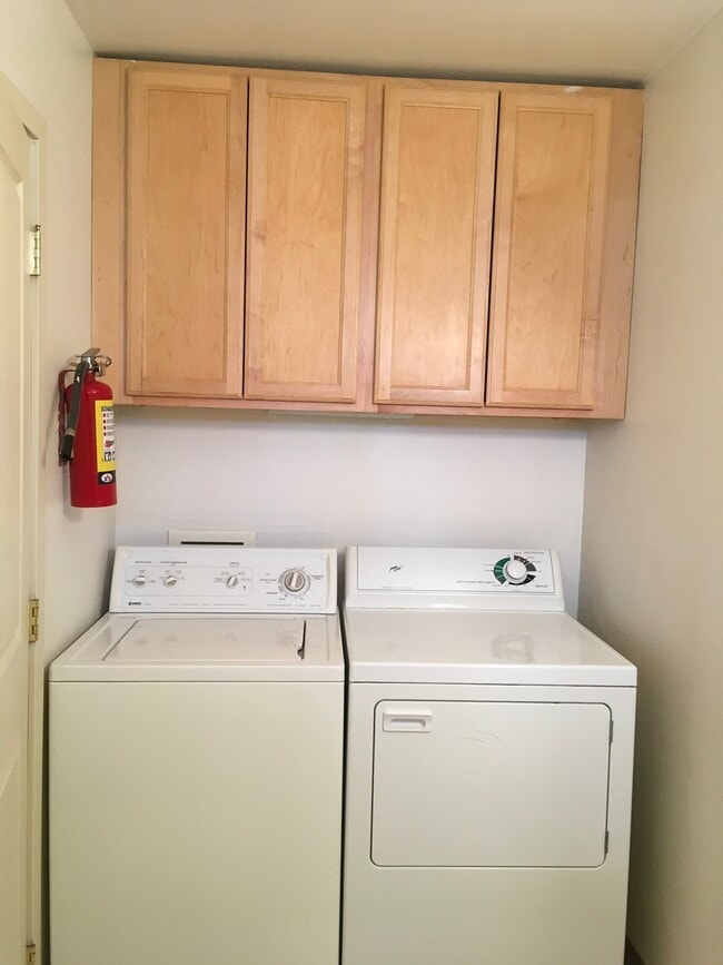 Building Photo - q418