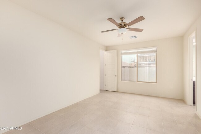 Building Photo - 8755 W Solano Dr