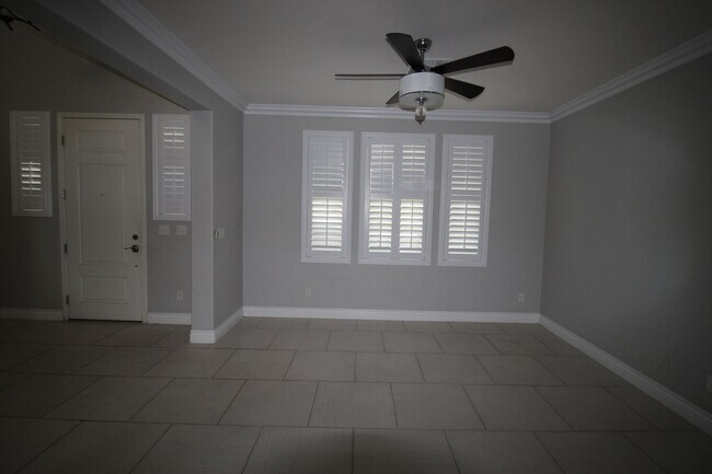 Building Photo - Spacious 4BR/3.5BA Home with Loft – Prime ...