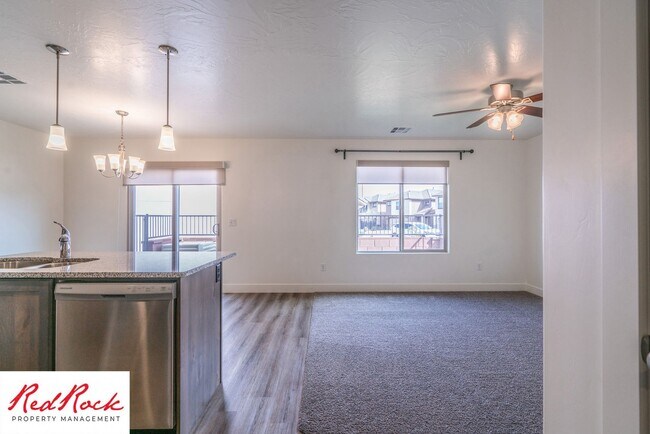 Building Photo - Adorable Stand Alone 4 Bedroom Corner Unit with Fully Fenced Backyard. Small Dogs Welcome.