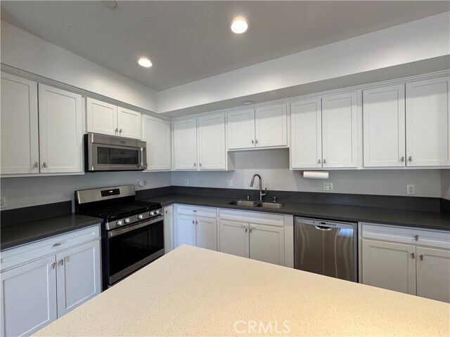 Building Photo - 5432 Hermitage Ave