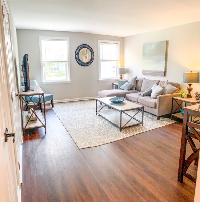 Building Photo - 3901-3903 Cutshaw Ave