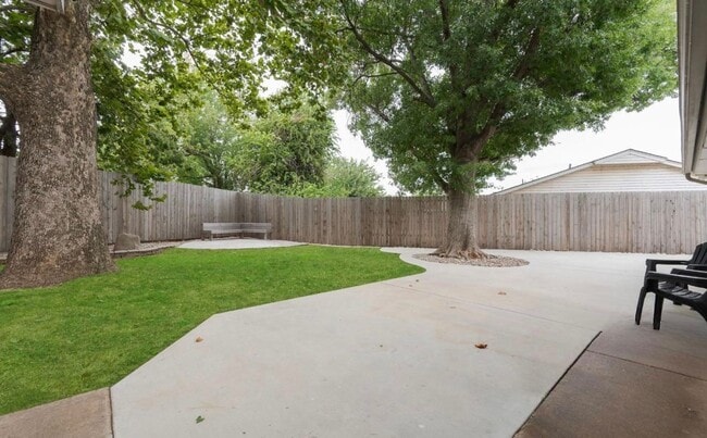 Building Photo - 5800 NW 89th St