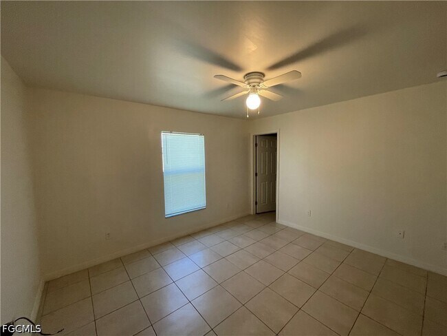 Building Photo - 705 Nicholas Pkwy W