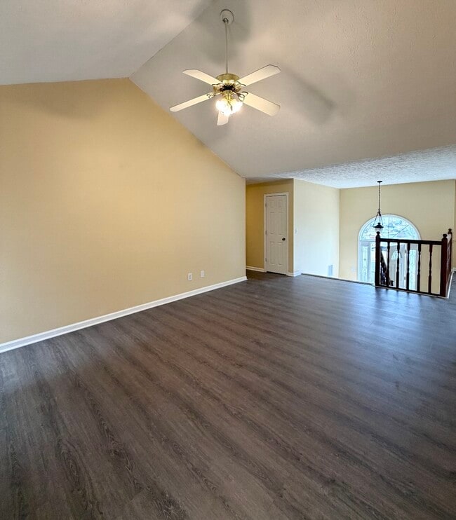 Building Photo - 1025 Eagle Pointe Dr NW