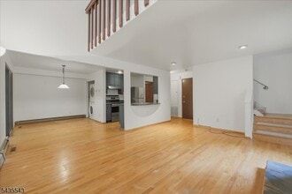 Building Photo - 17 Village Way
