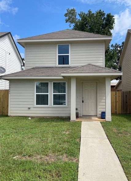 Building Photo - 16666 E Hammon