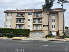 Building Photo - 1311 S Grand Ave