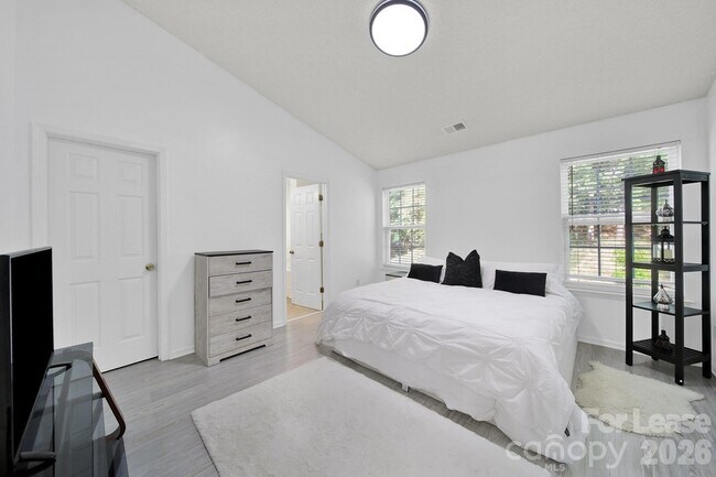 Building Photo - 10541 Haddington Dr