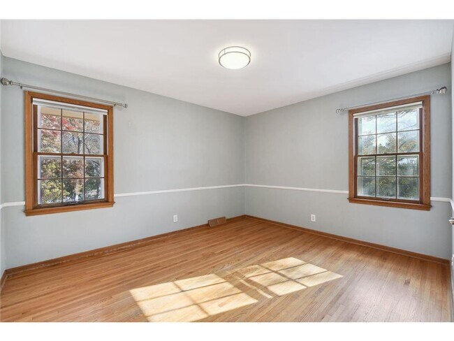 Building Photo - 5207 Doncaster Way