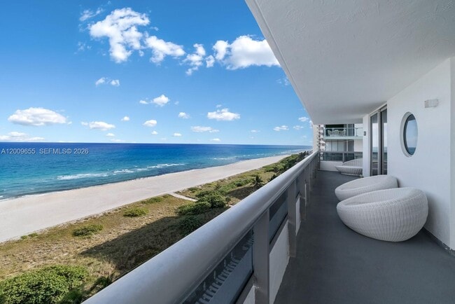 Building Photo - 5801 Collins Ave