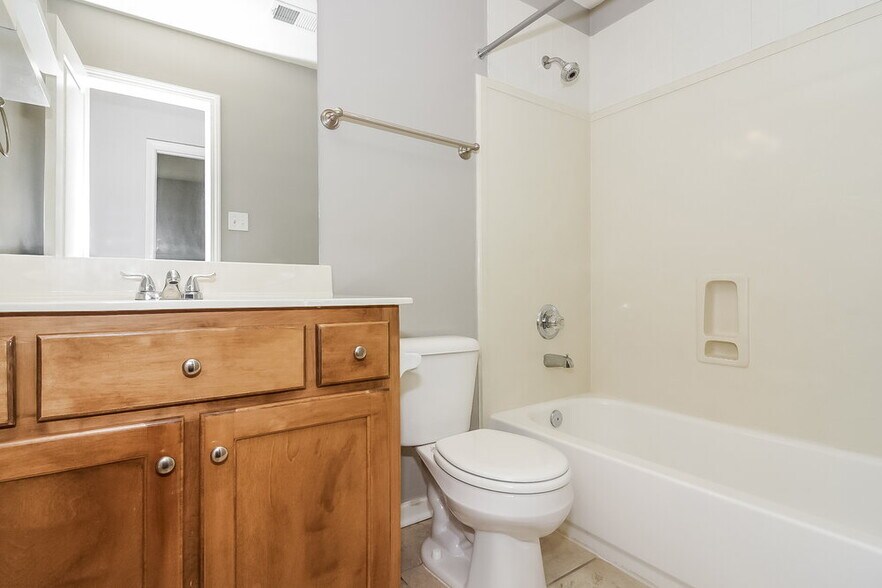 Building Photo - 40 Sweet Leaf Ln