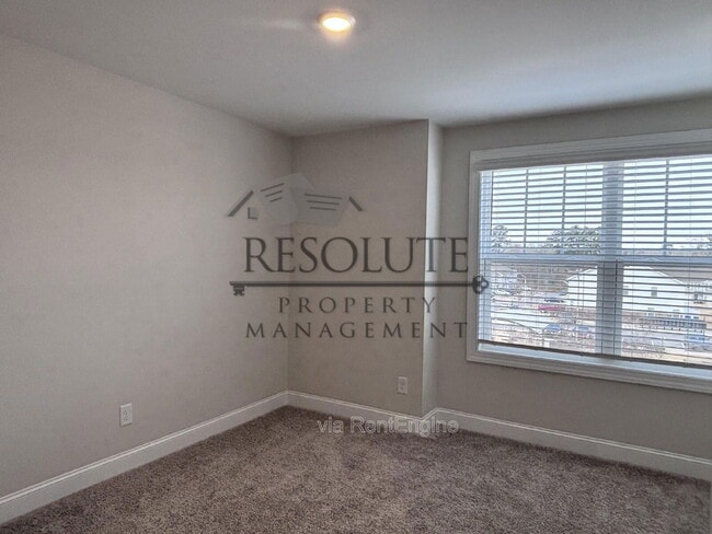 Building Photo - 5122 River Towns Dr