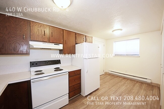 Building Photo - 440 W Chubbuck Rd
